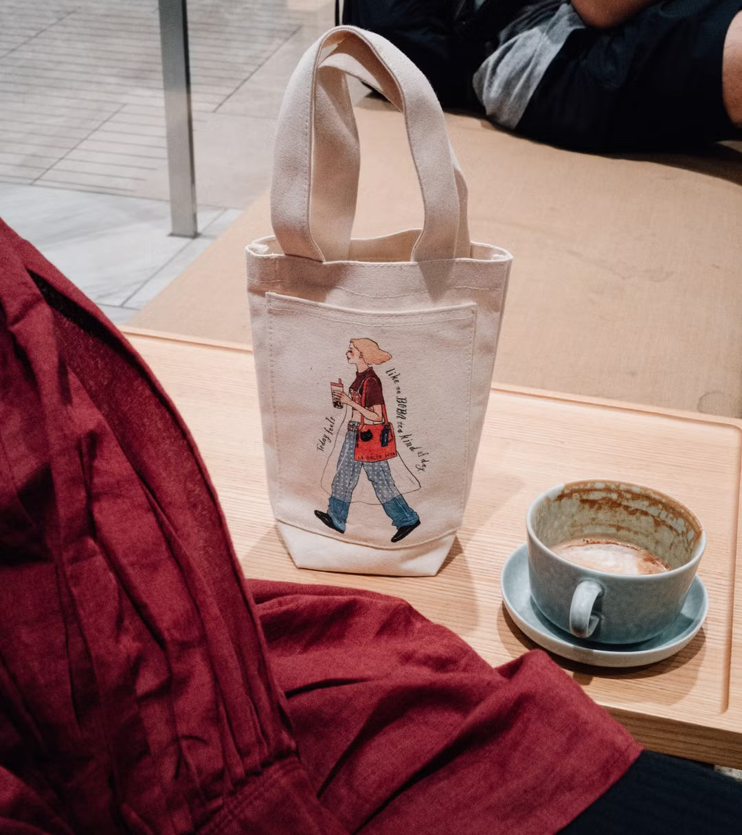 La Dolce Vita Beverage Bag | Pearl Milk Tea Girl Canvas Drink Carrier with a Small Pocket