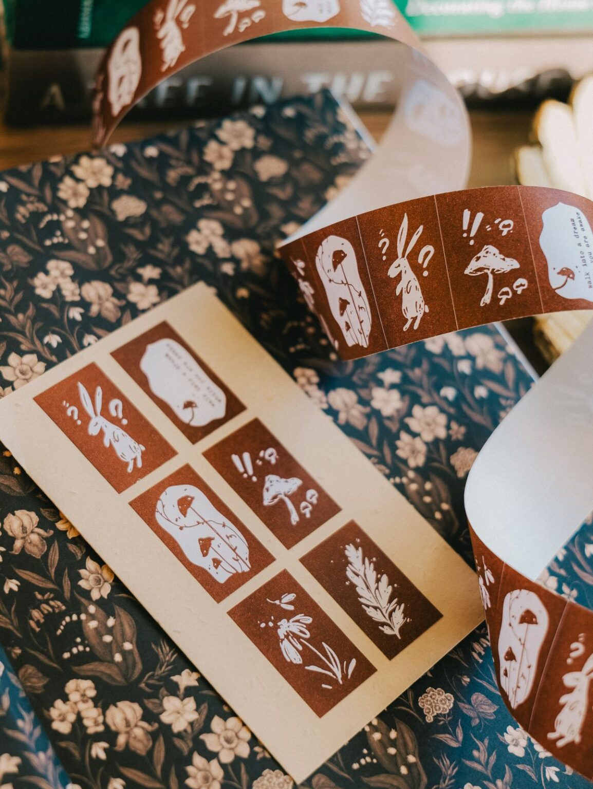 (PRE ORDER) Label Sticker Roll | Wonderland Rabbits (3cm)