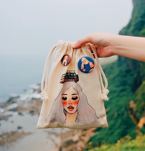 Drawstring pouch | Library girl