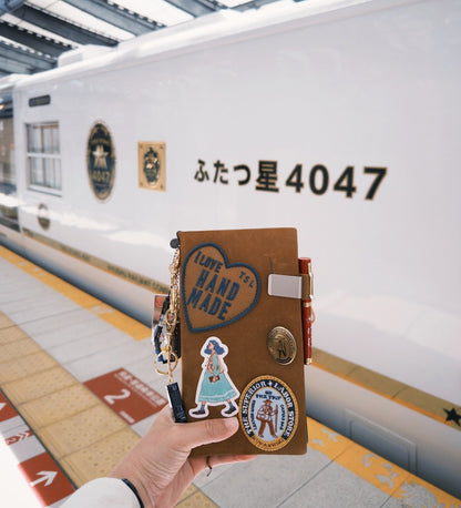 Stickers in Tin Box | We move forward happily