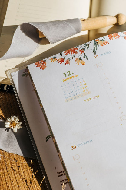 (PRE ORDER) Meow Illustration 2027 The Perfect Home Weekly Planner Schedule Book