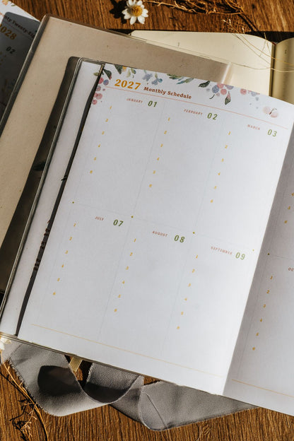 (PRE ORDER) Meow Illustration 2027 The Perfect Home Weekly Planner Schedule Book